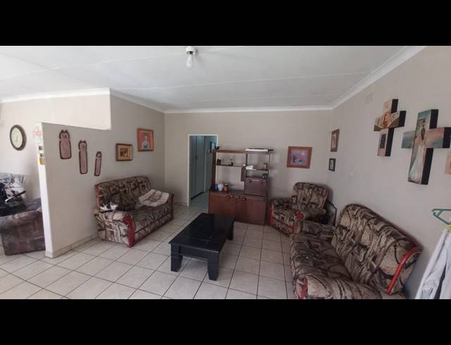 3 BEDROOM HOUSE FOR SALE IN HERMANSTAD